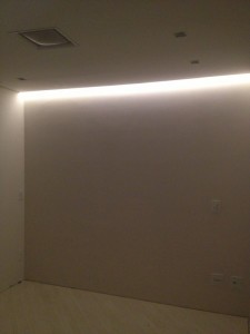 Cortineiro Iluminado em Gesso